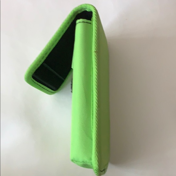 Lime green case - Picture 3 of 6
